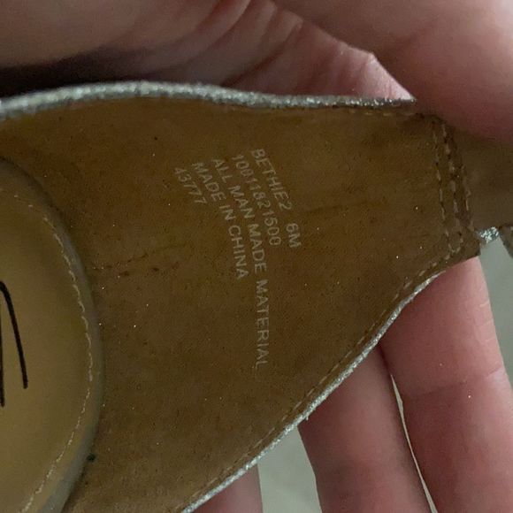 Brand new silver glitter sandals on a high heel - Picture 6 of 8